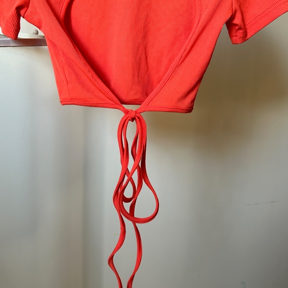 Orange crop top with wrap around ties - Picture 4 of 6